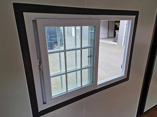 Mini Casa Contêiner Móvel Deluxe (6×6 pés) – 2023